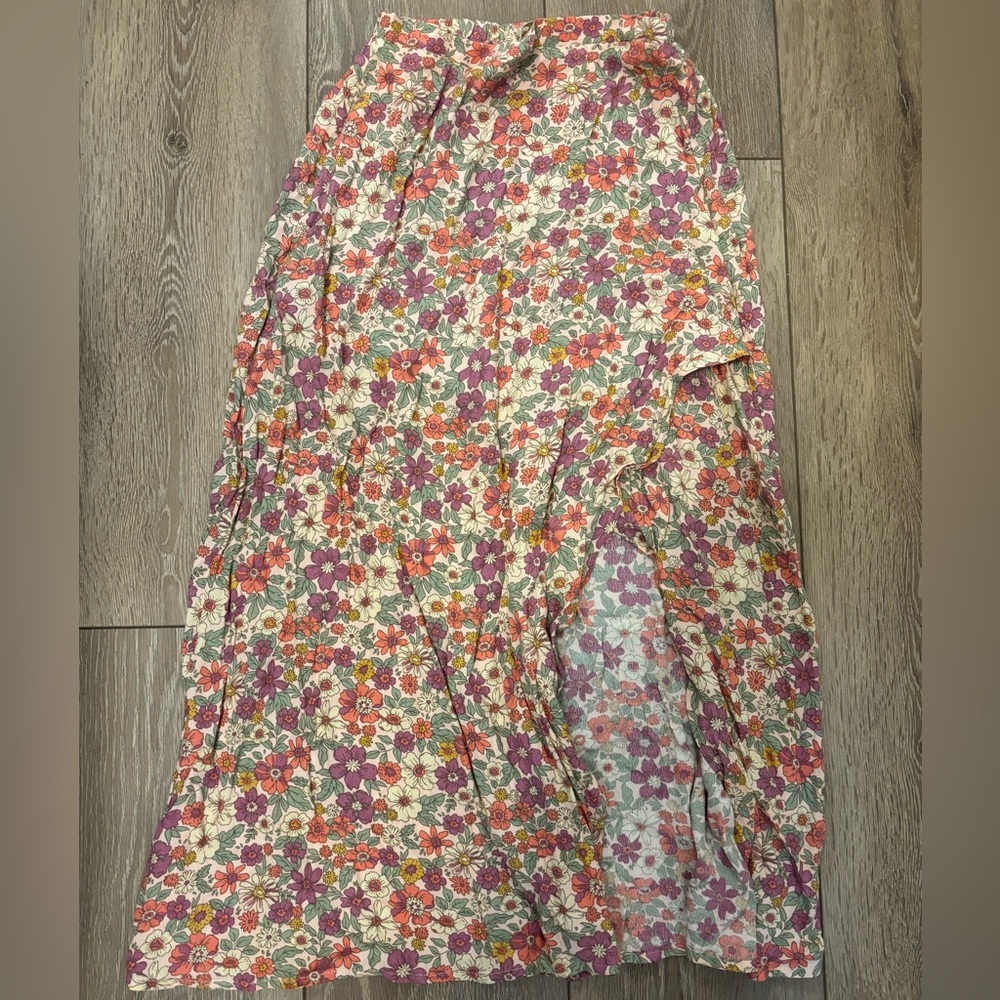 Floral midi skirt size small
